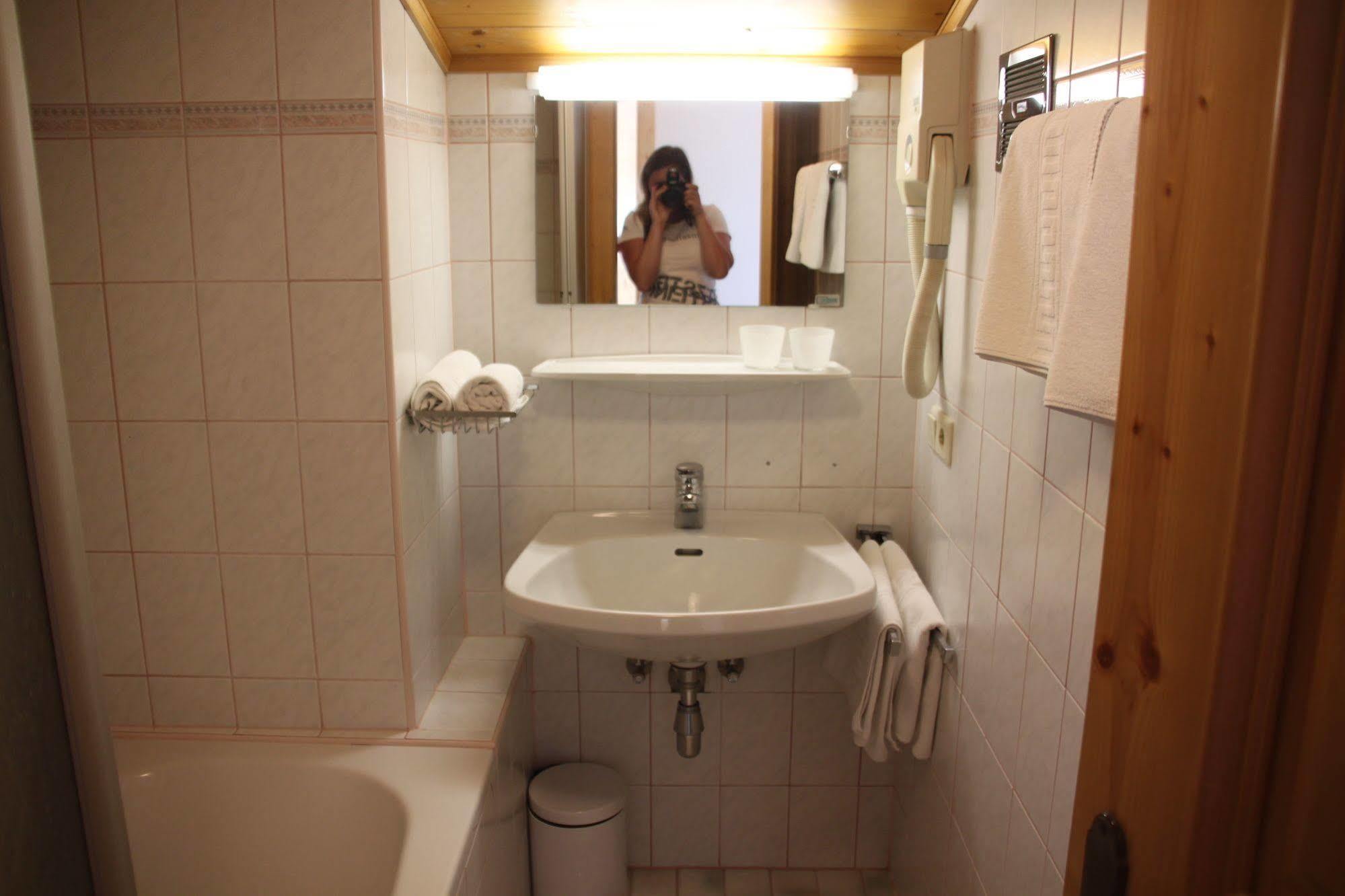 Haus Katharina, Summercard Included Капрун Екстериор снимка