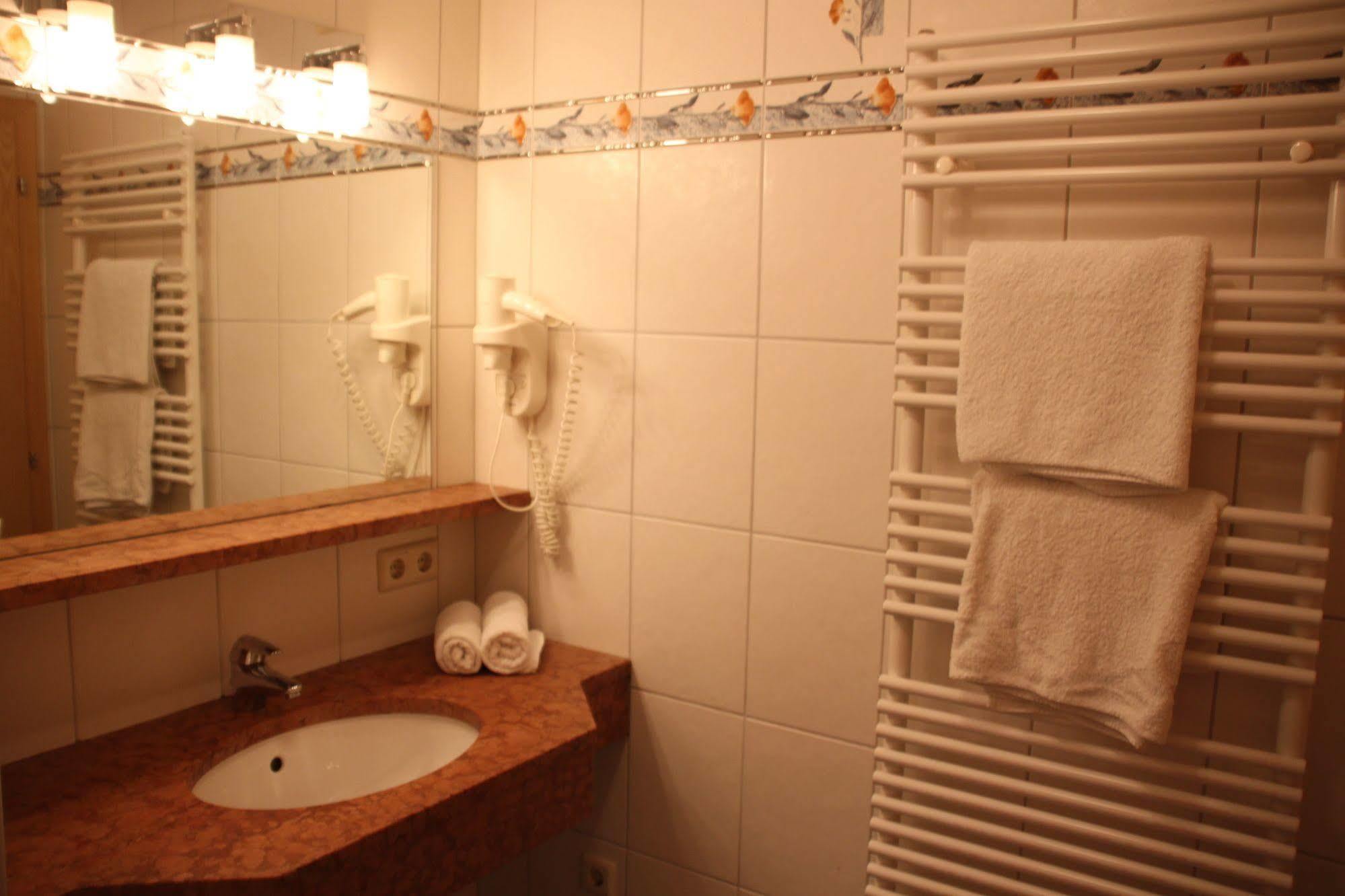 Haus Katharina, Summercard Included Капрун Екстериор снимка
